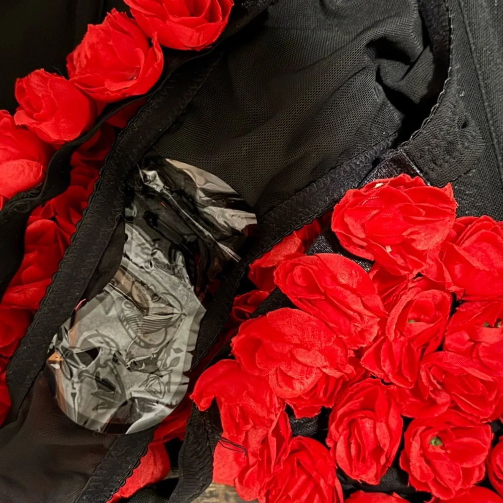 Black Rosette Lingerie Set - Picture 7 of 15